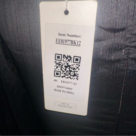 Black Ruffled Tiered Gown with V-Neck and Bishop Sleeves - Picture 9 of 10